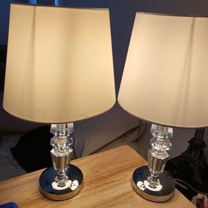 Set of nightstand lamps